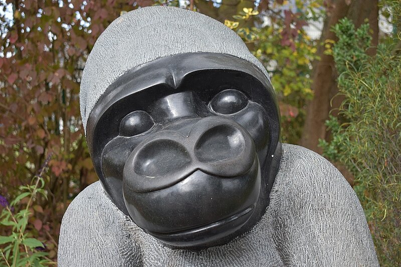 Statue "Affe" im Krefelder Zoo